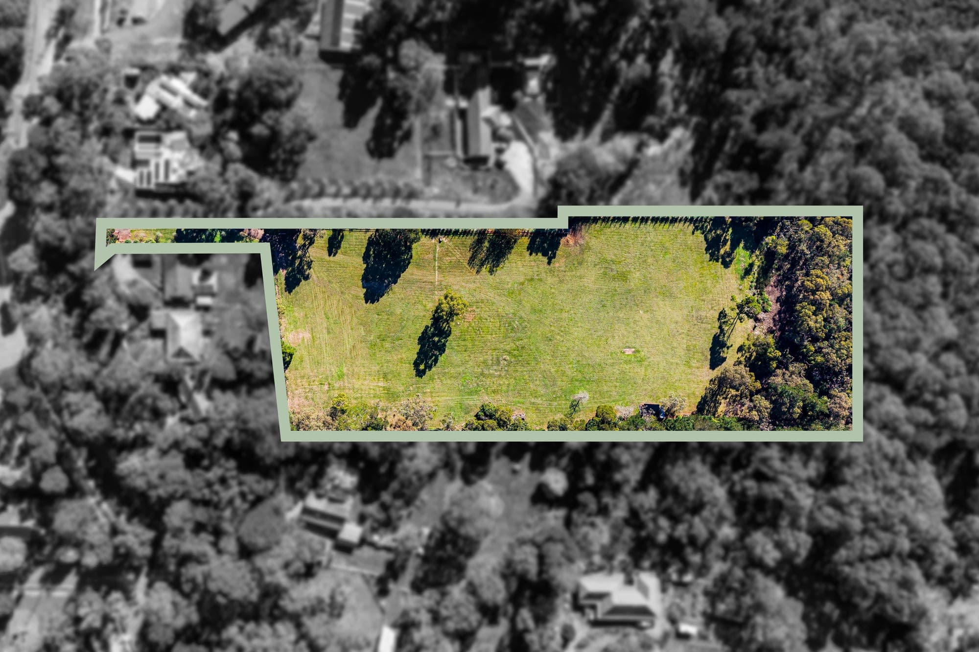 The block's boundary traced in green