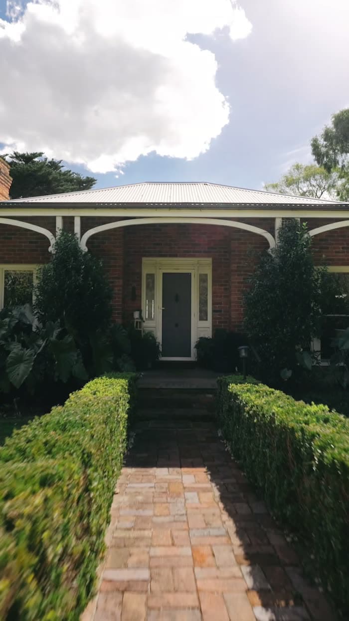Burr Hill Court social cut